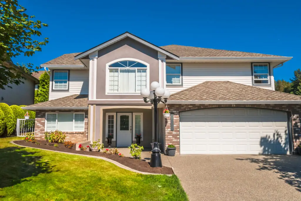 What color to paint your garage door